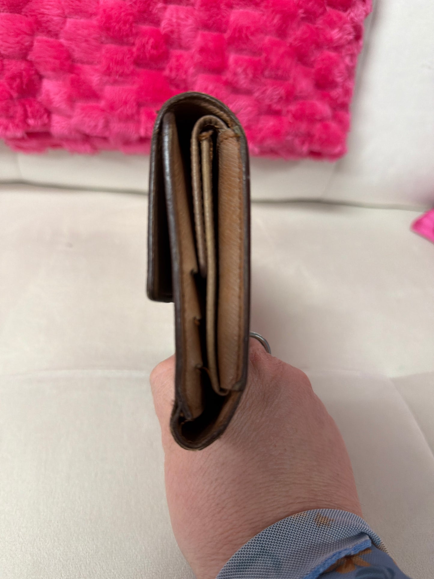 Pre Loved LV international wallet Vintage #213