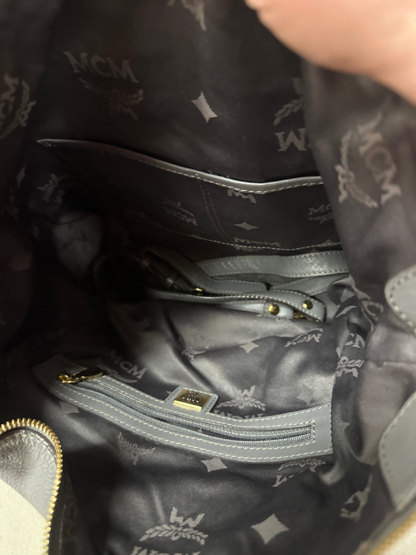 pre loved MCM gray shoulder bag #18