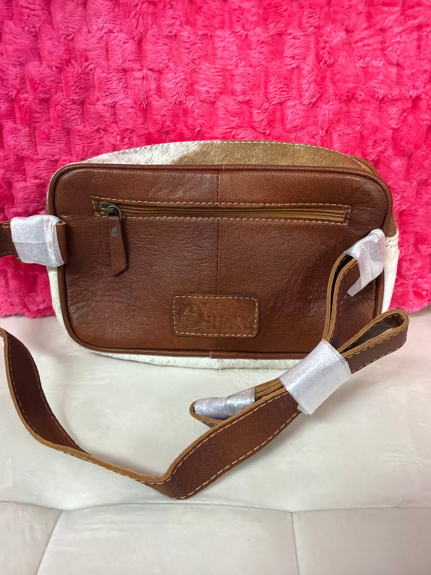 Ohlay Crossbody/sling bag w cow hide