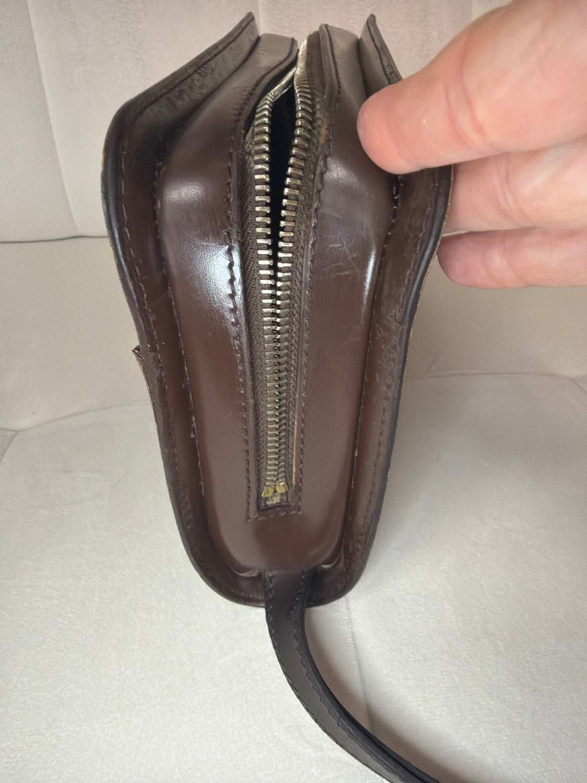 LV Damier Ebene clutch