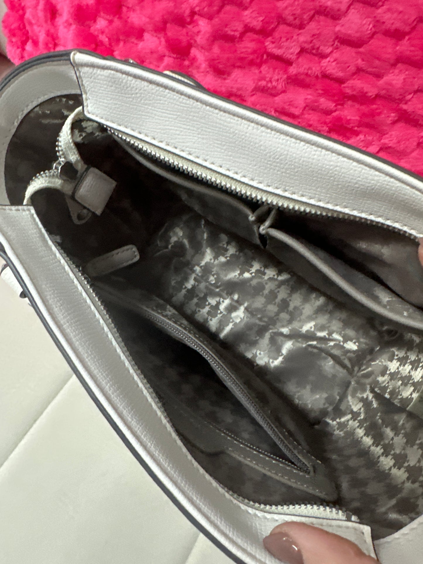 Karl Lagerfeld white pre loved #19