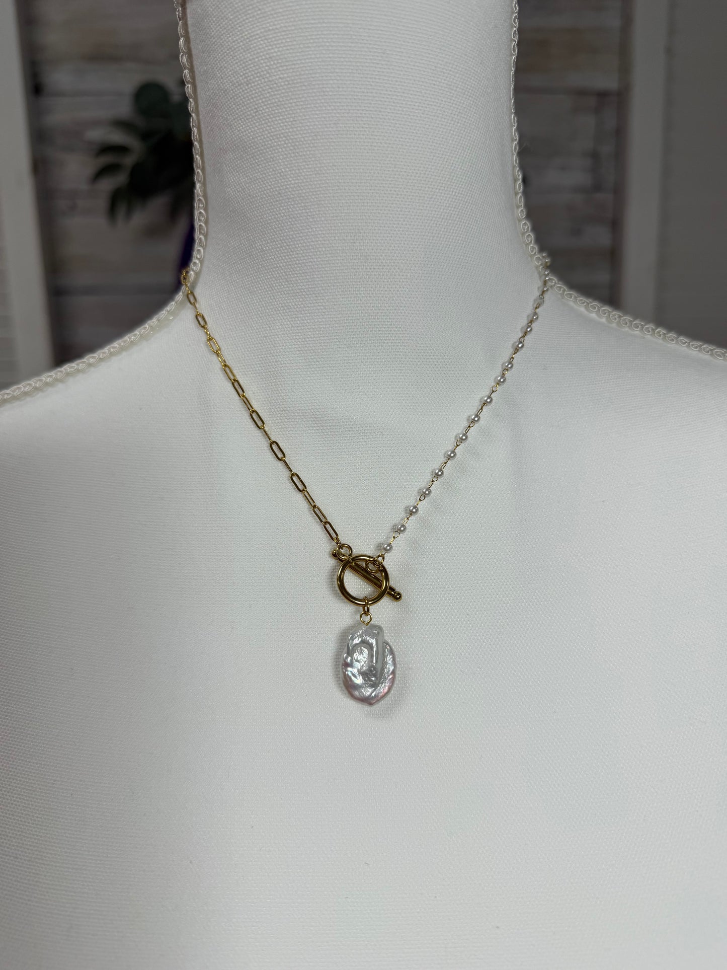 18k Non tarnish necklace w toggle 1/2 pearl MIA