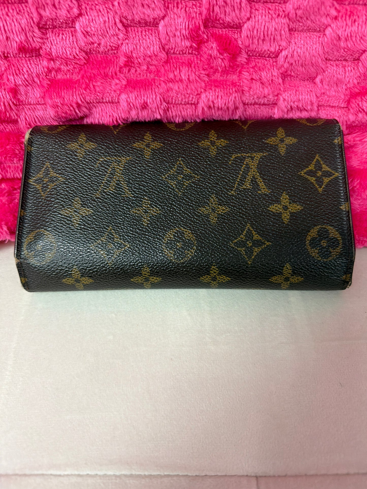 Pre-Loved LV Sarah wallet #202