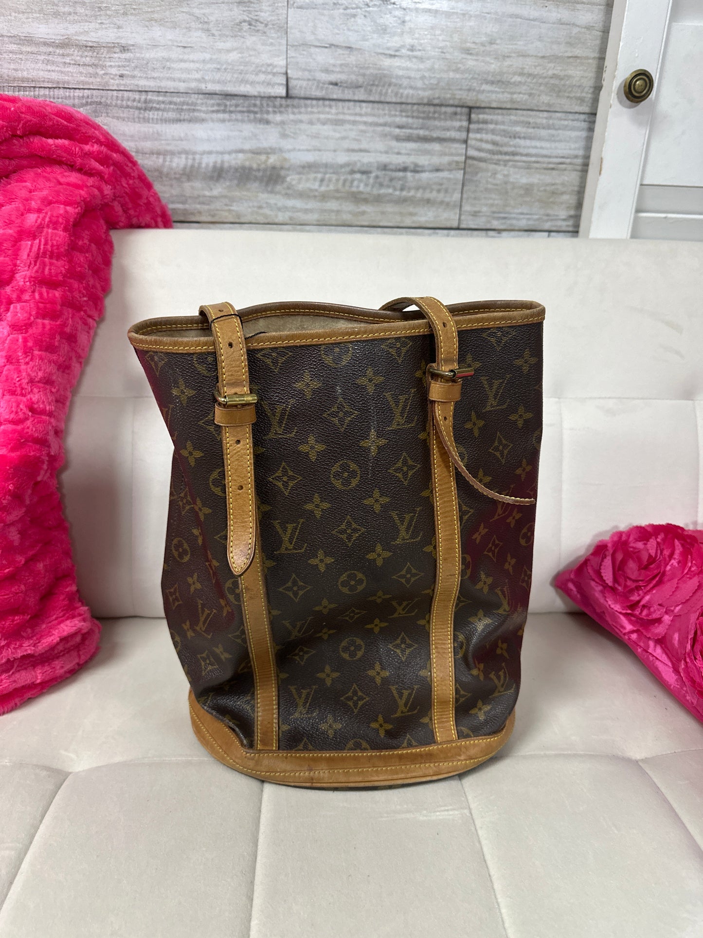 LV Bucket GM #108