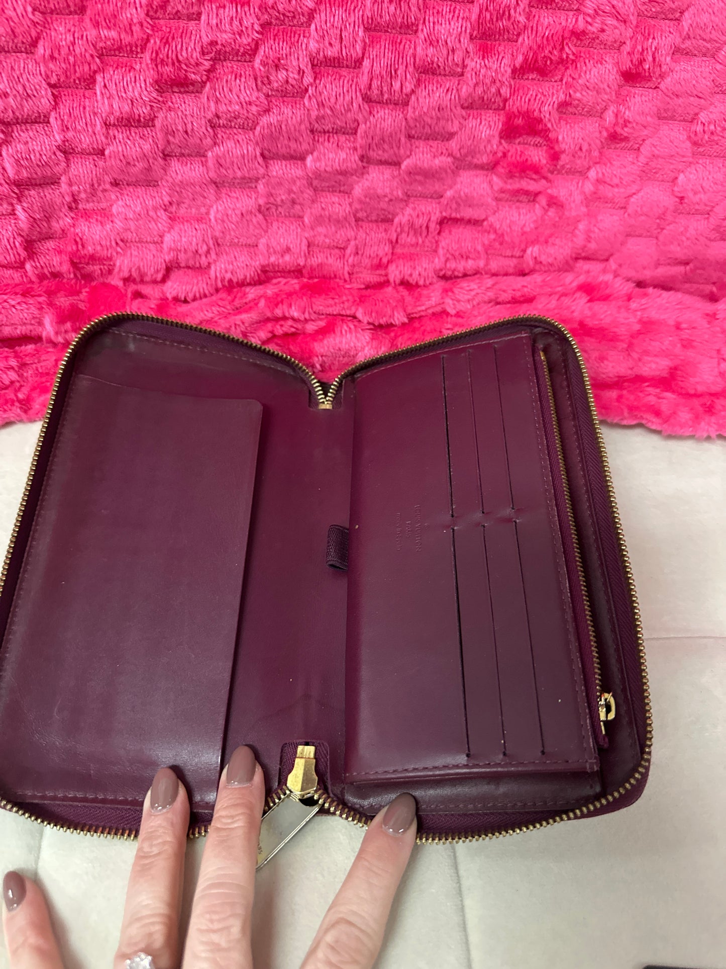 Pre-loved Vernis Zippy Wallet #169