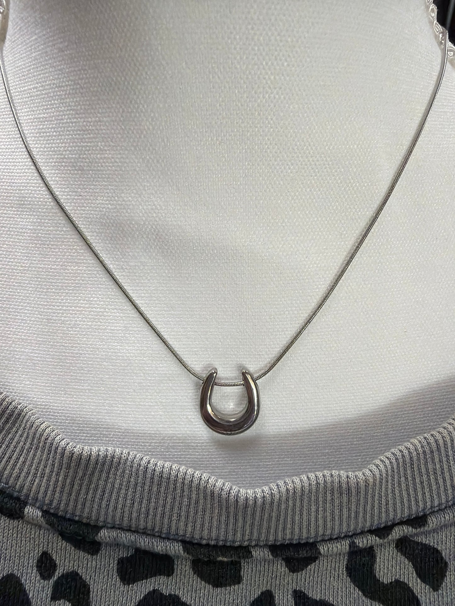 Hold your horses necklace Vincent