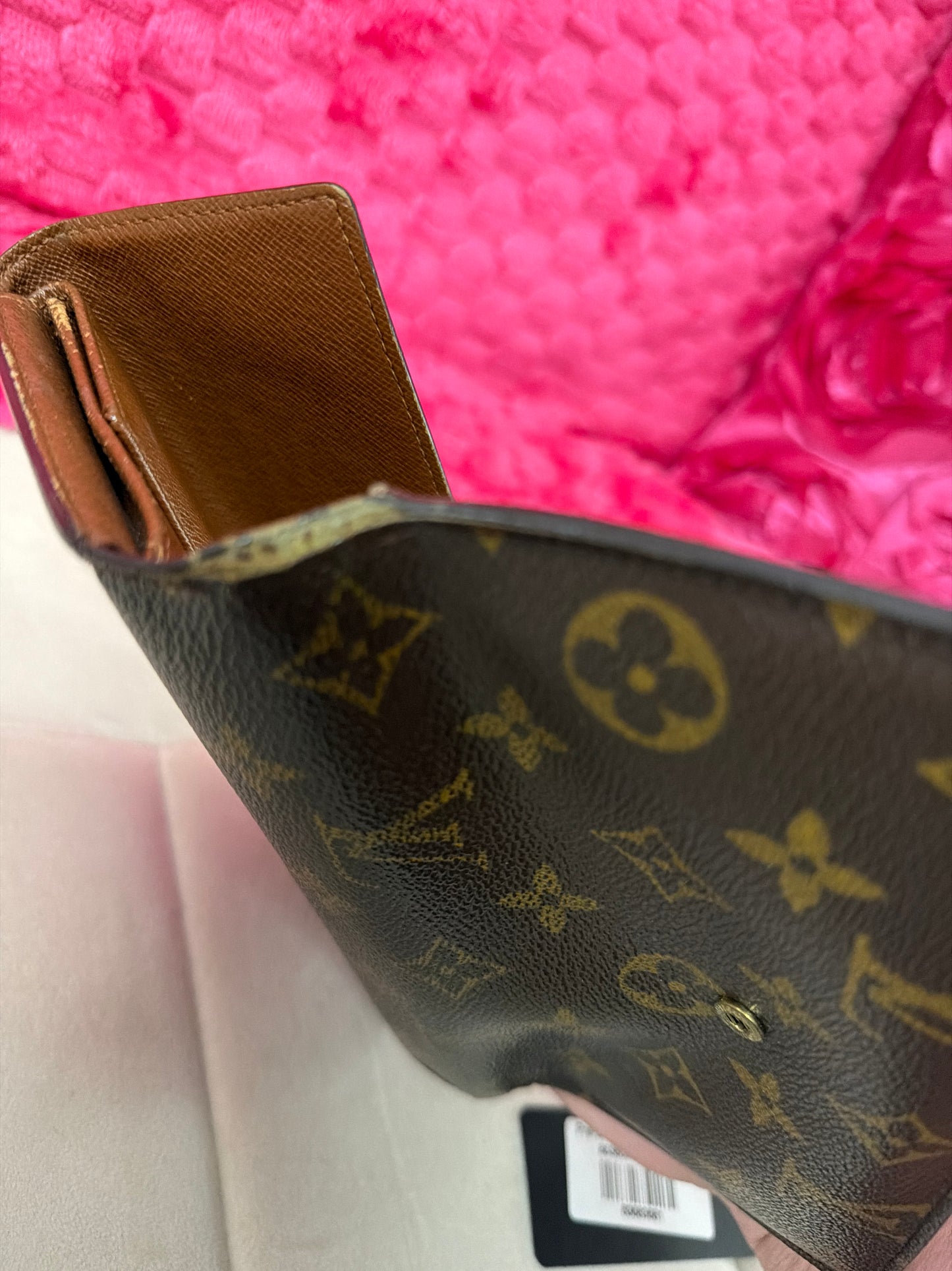 Pre-Loved LV Sarah wallet #202