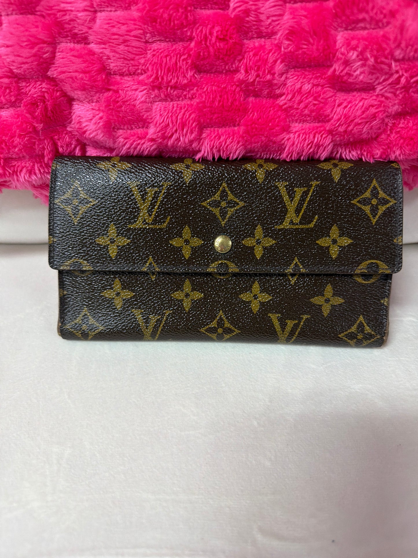 Pre Loved LV international wallet Vintage #213