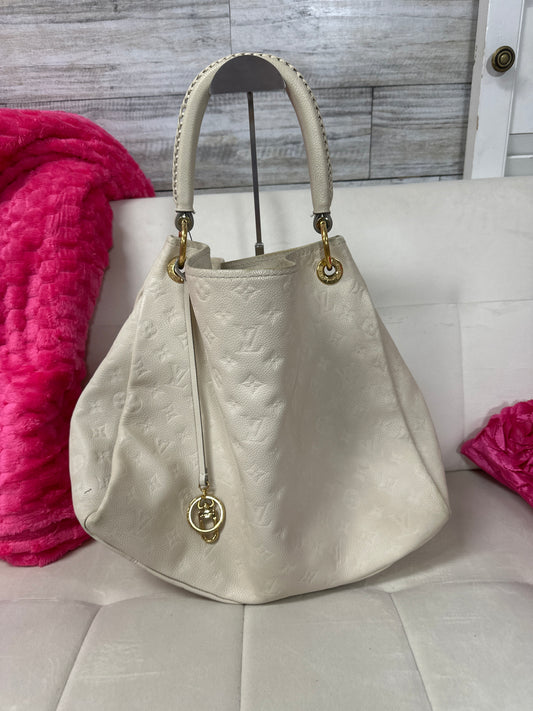 LV Artsy MM Preloved #153