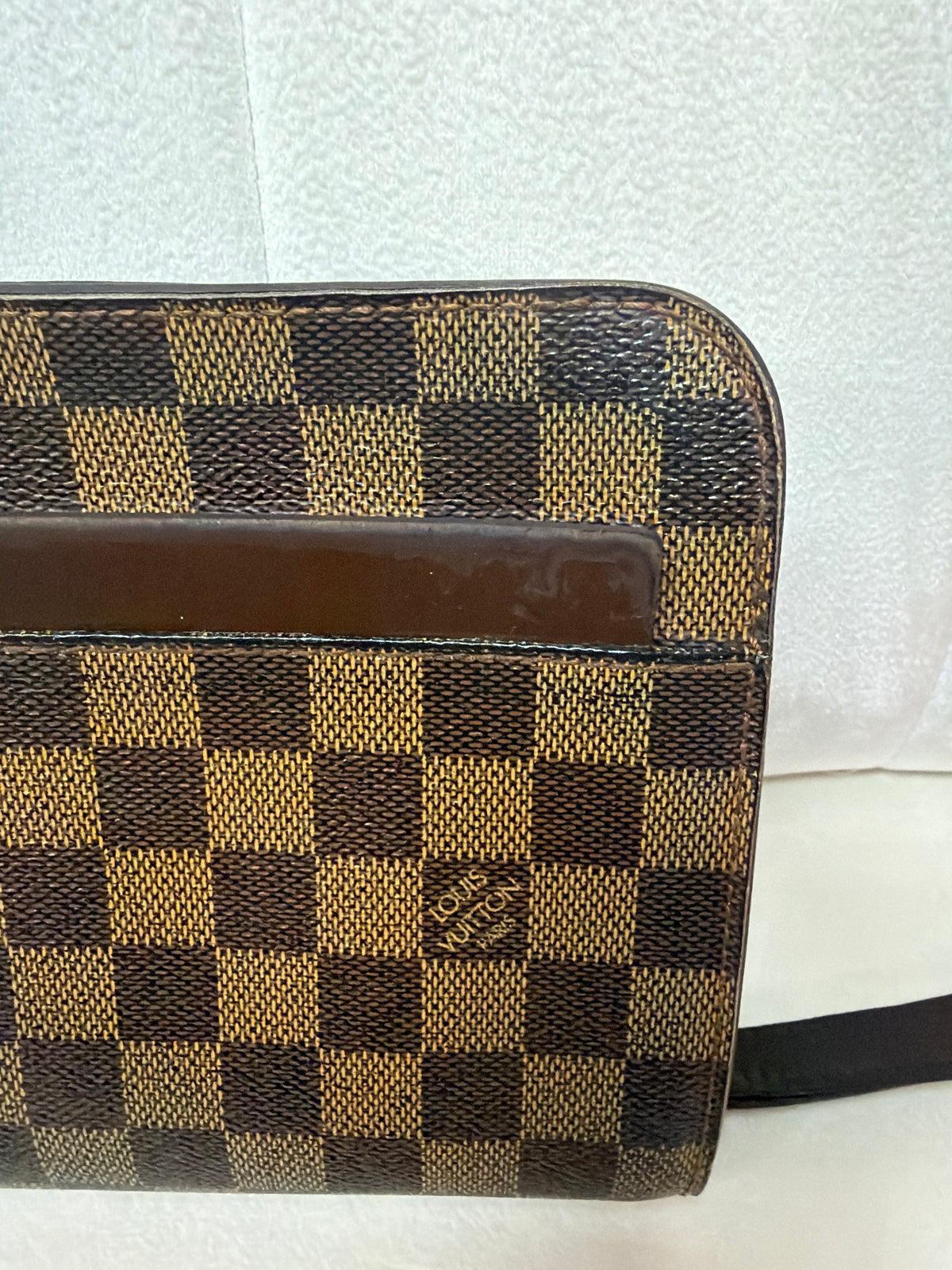 LV Damier Ebene clutch