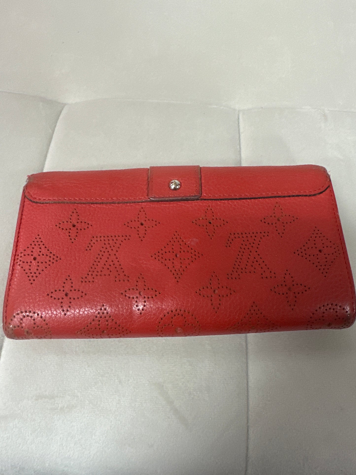 Pre-loved LV red Mahina Wallet #175