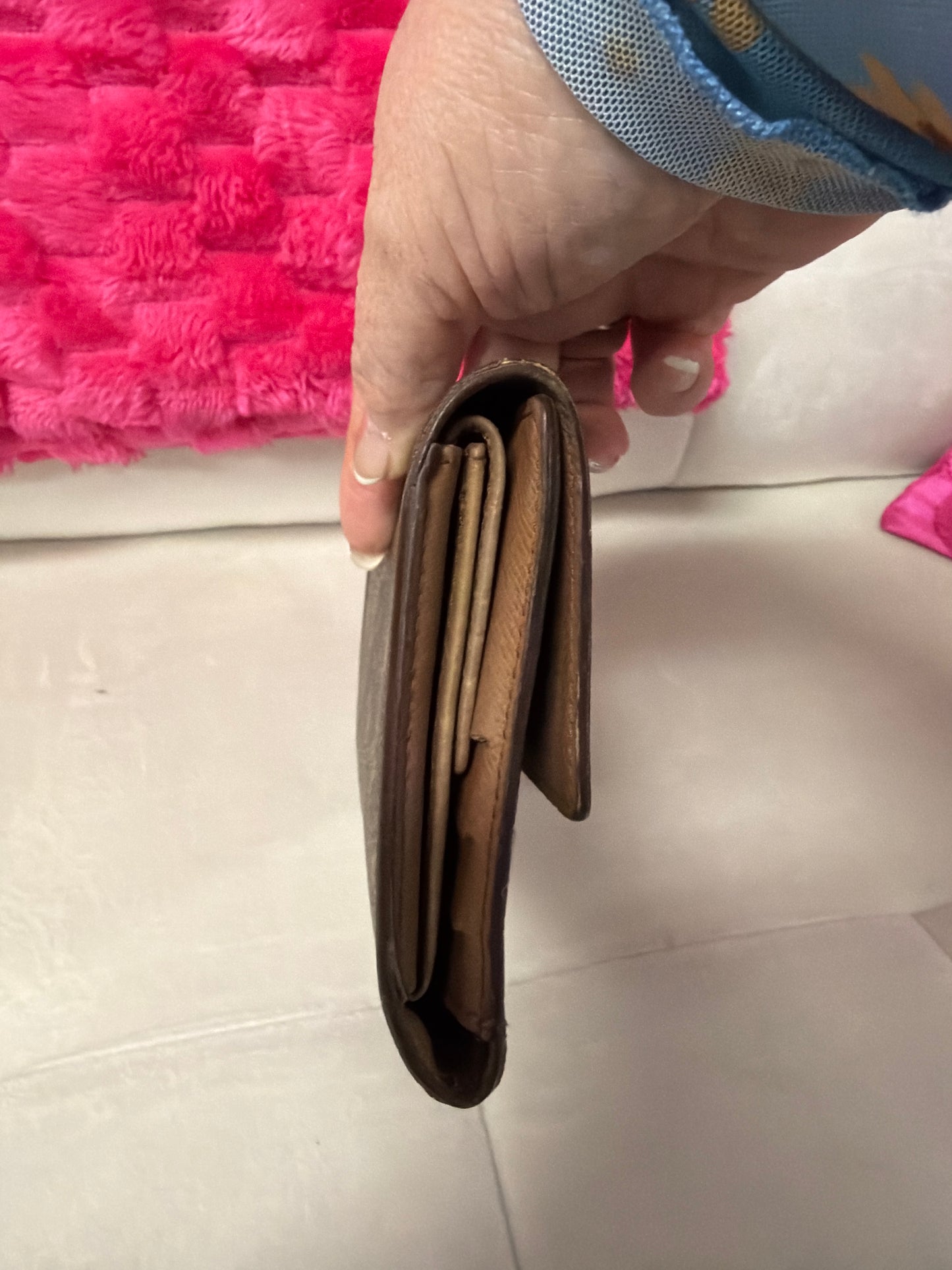 Pre Loved LV international wallet Vintage #213
