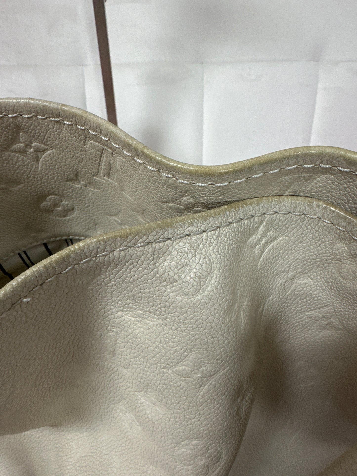 LV Artsy MM Preloved #153