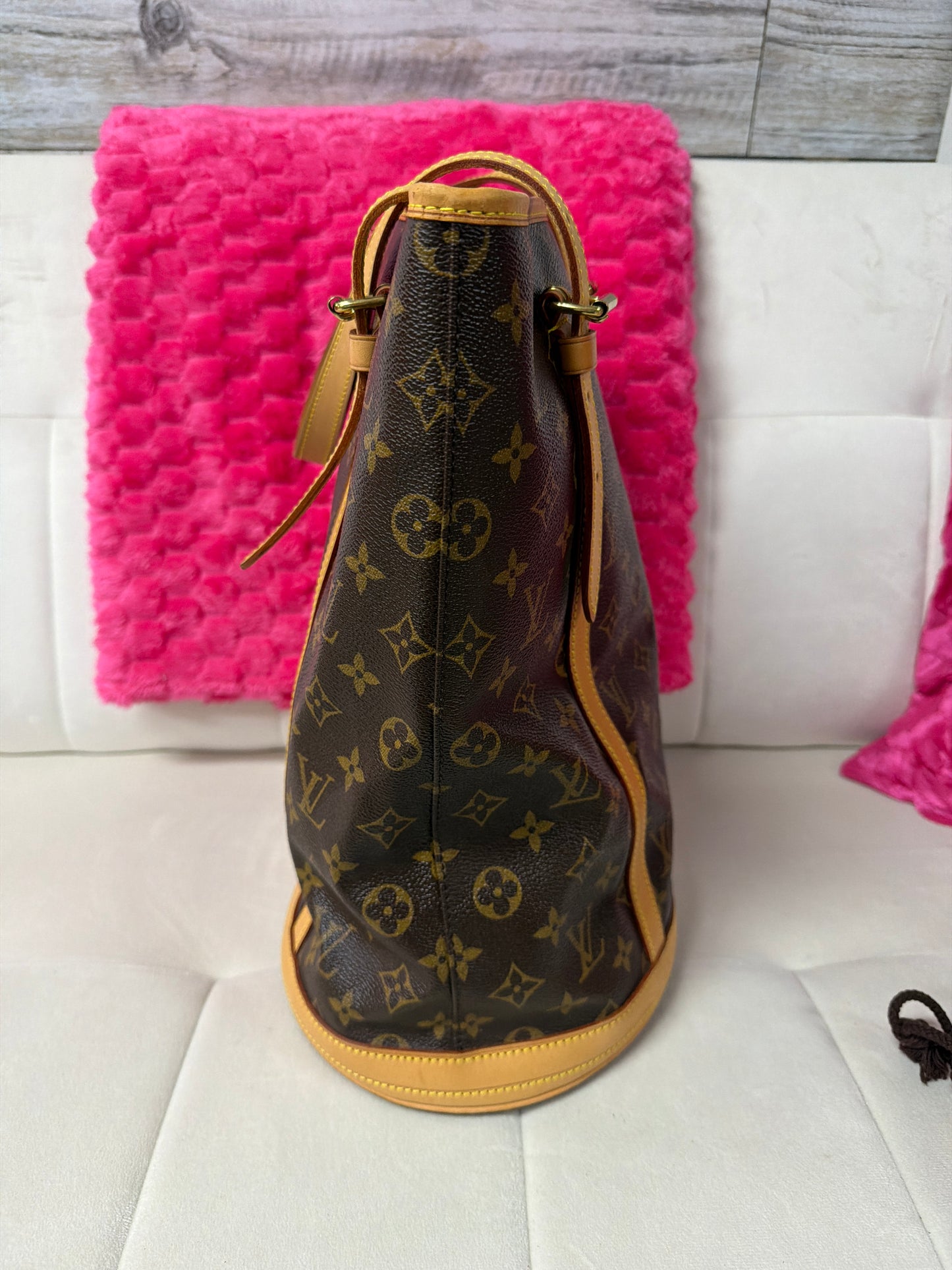 Pre Loved LV Bucket Bag GM #208