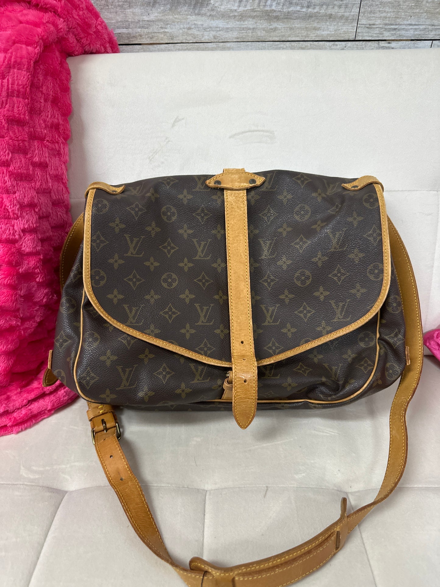 LV Saumur Vintage preloved #127