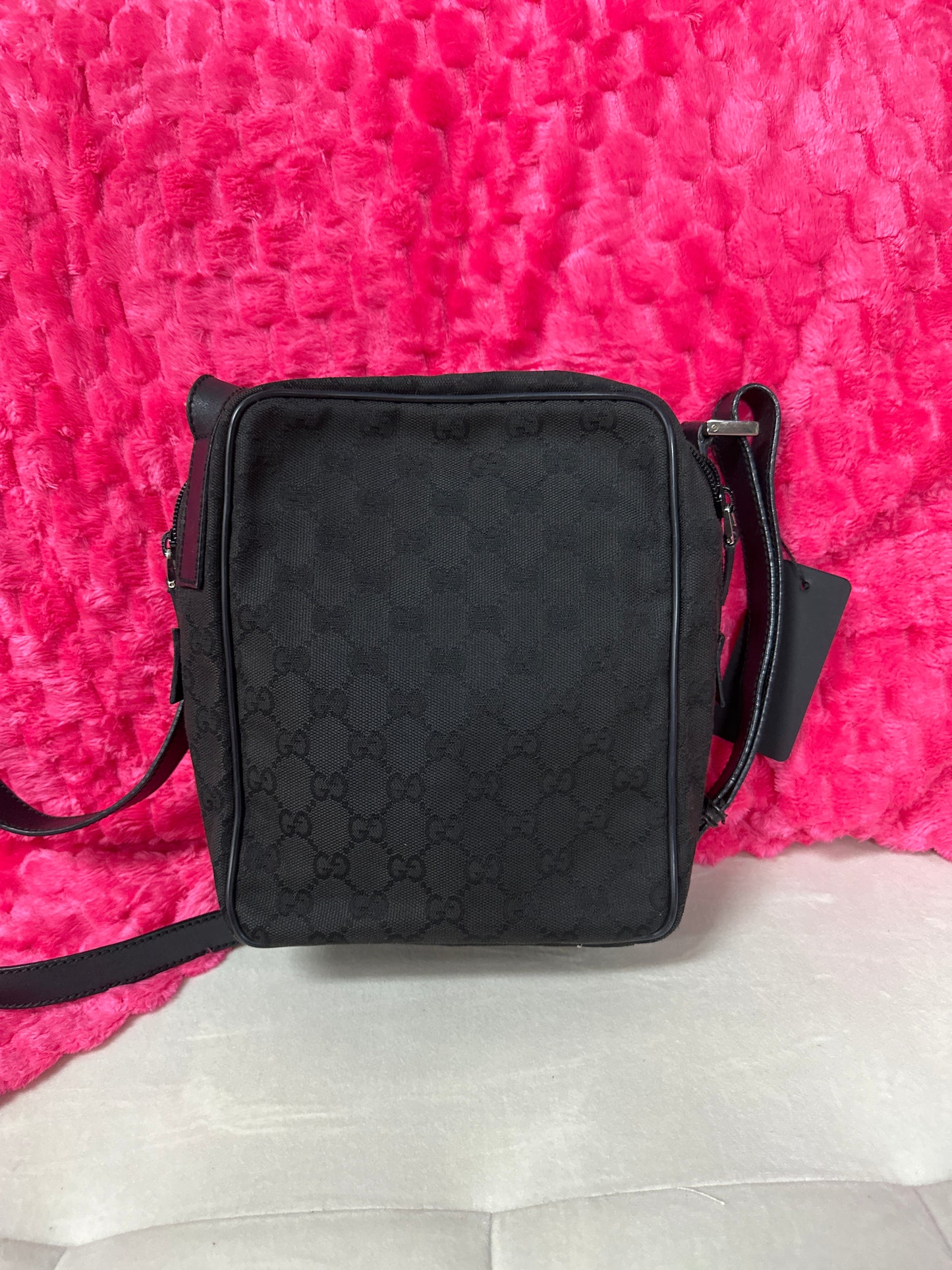 Gucci Crossbody black #69