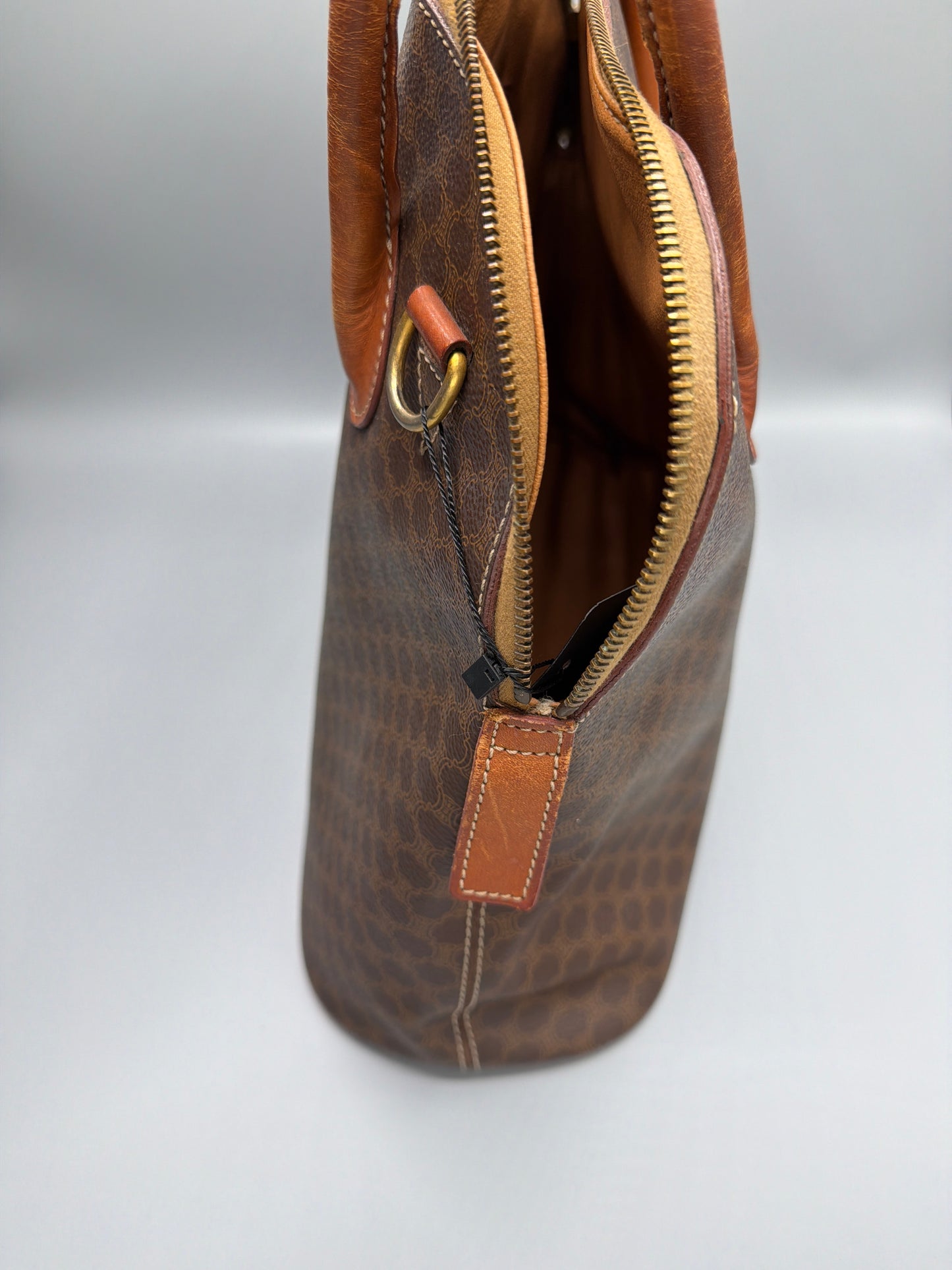 Pre-loved Celine Alma #196