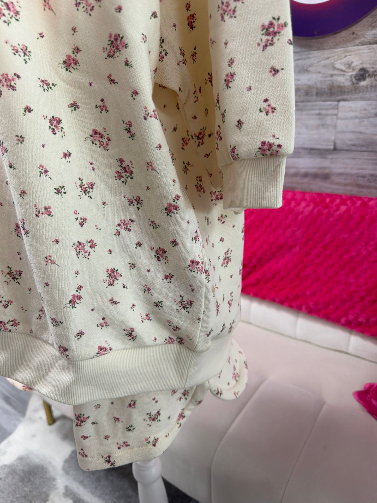 Floral elastic waist shorts