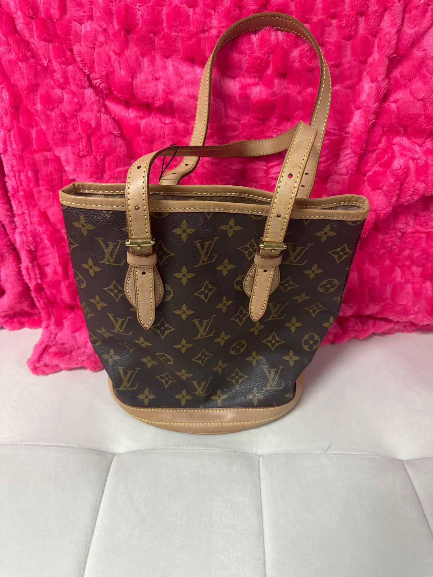 LV PM bucket #104