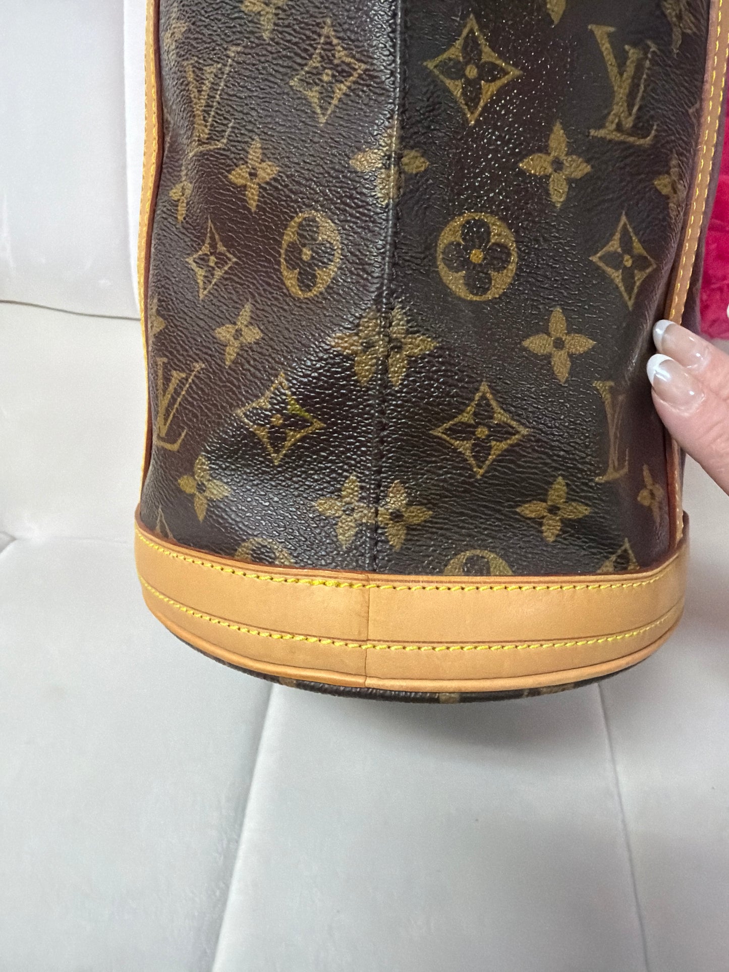 Pre Loved LV Bucket Bag GM #208