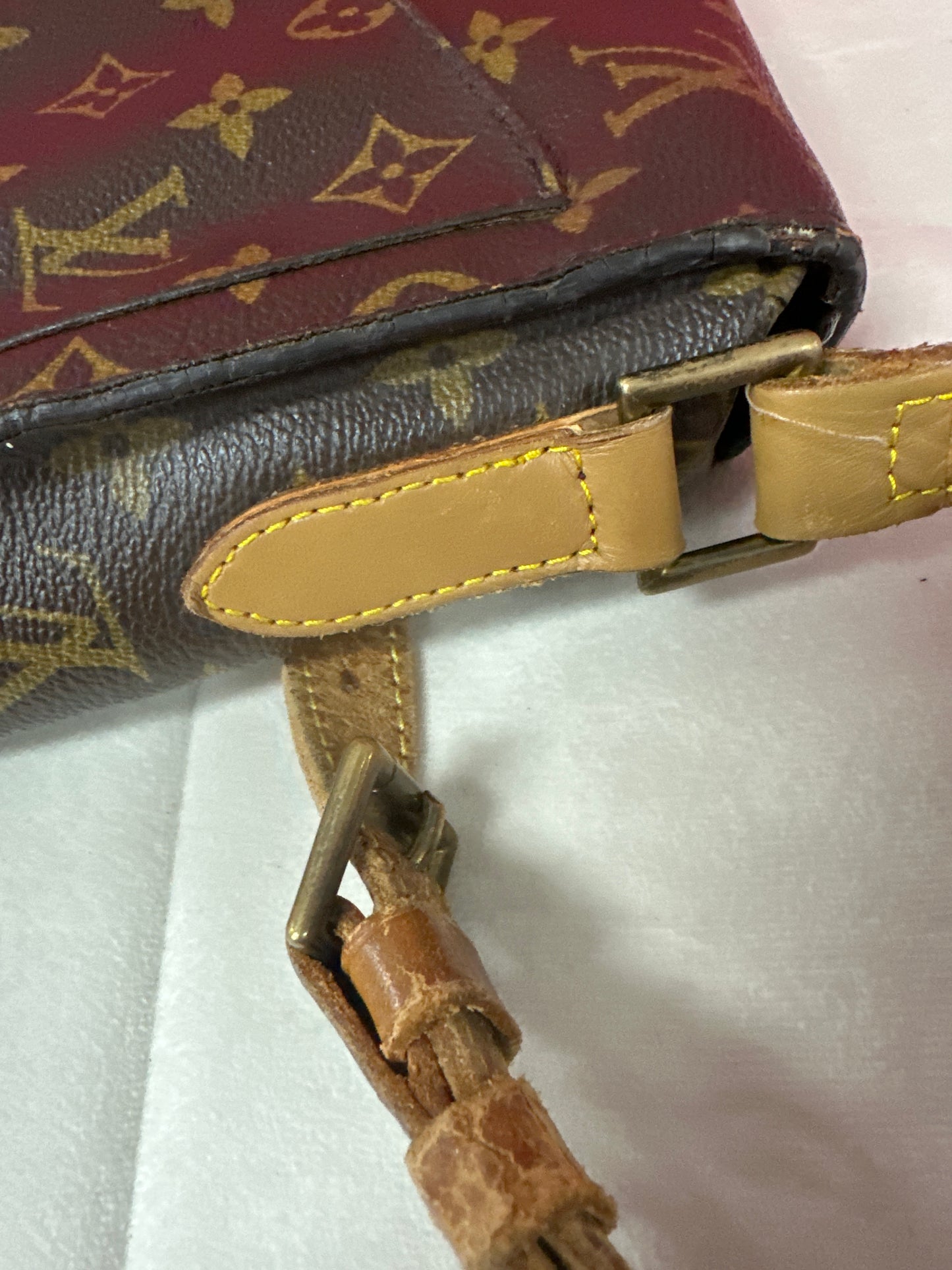 LV Crossbody Preloved #148