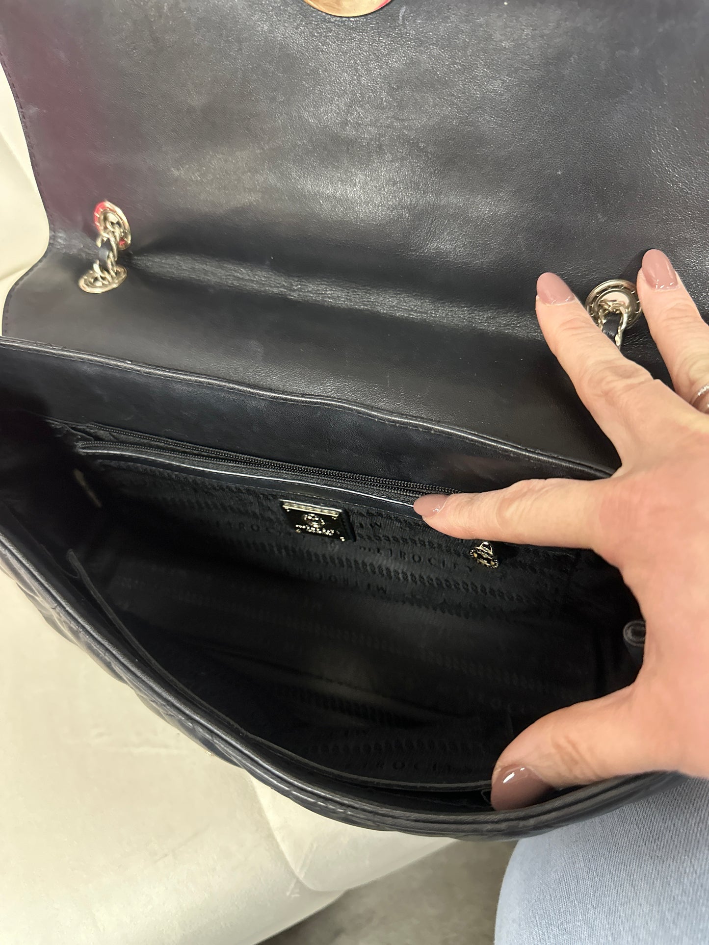 Pre loved Metro black quilted bag #14