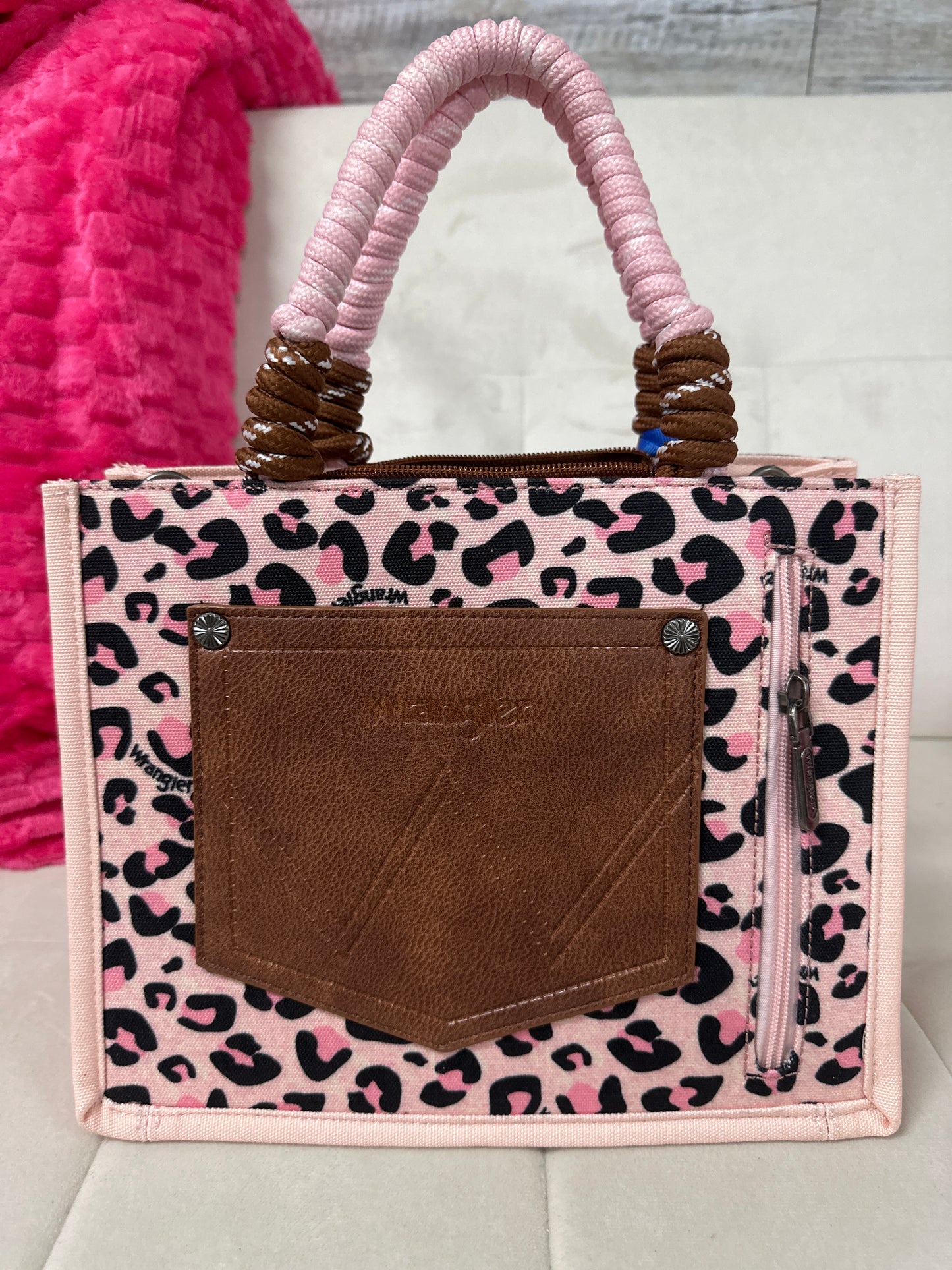 Wrangler rope handle tote