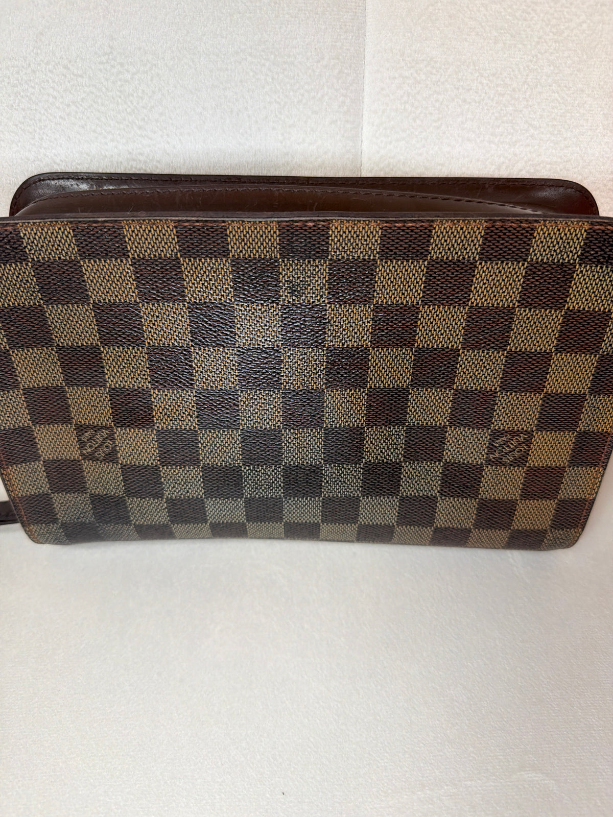 LV Damier Ebene clutch