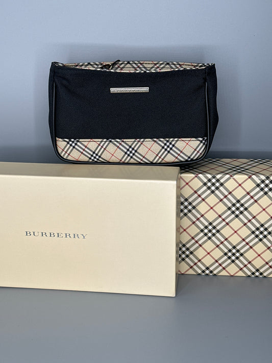 pre loved Burberry pouch #164