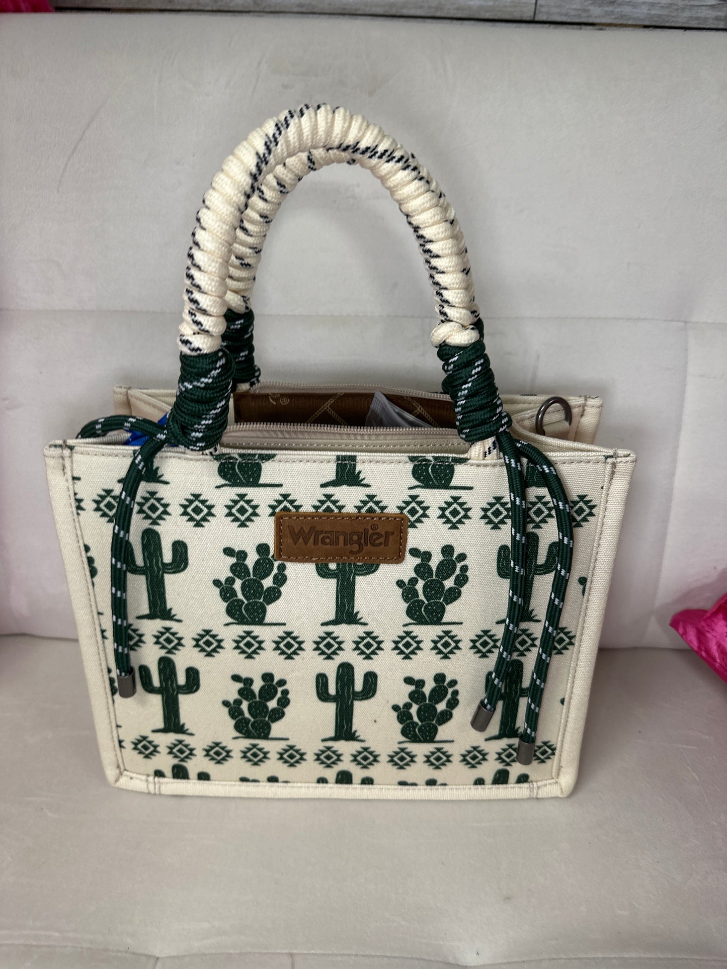 Wrangler rope handle tote