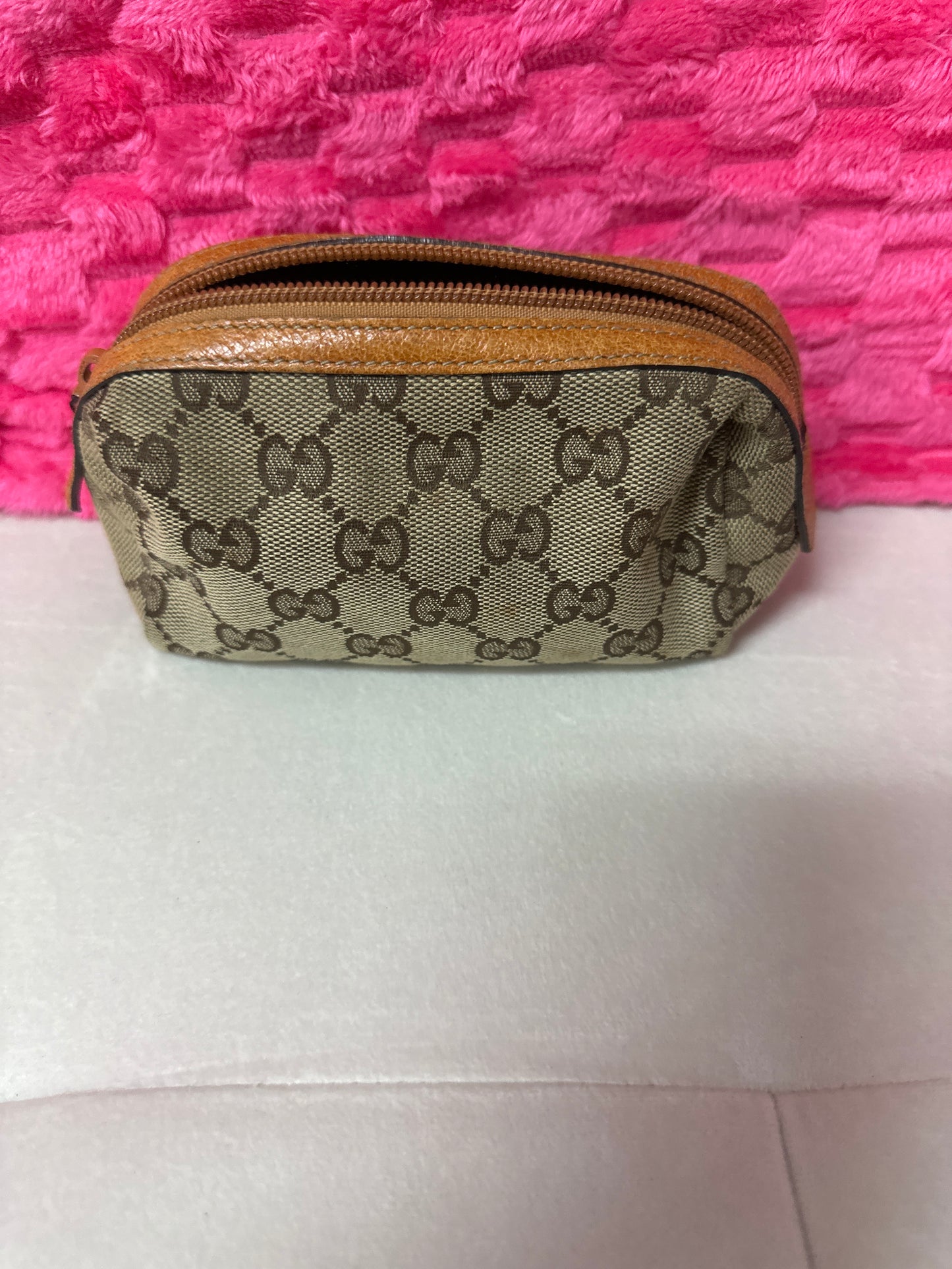 Gucci make up bag #100