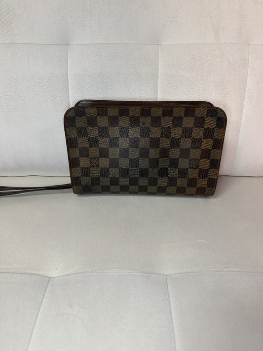 LV Damier Ebene clutch
