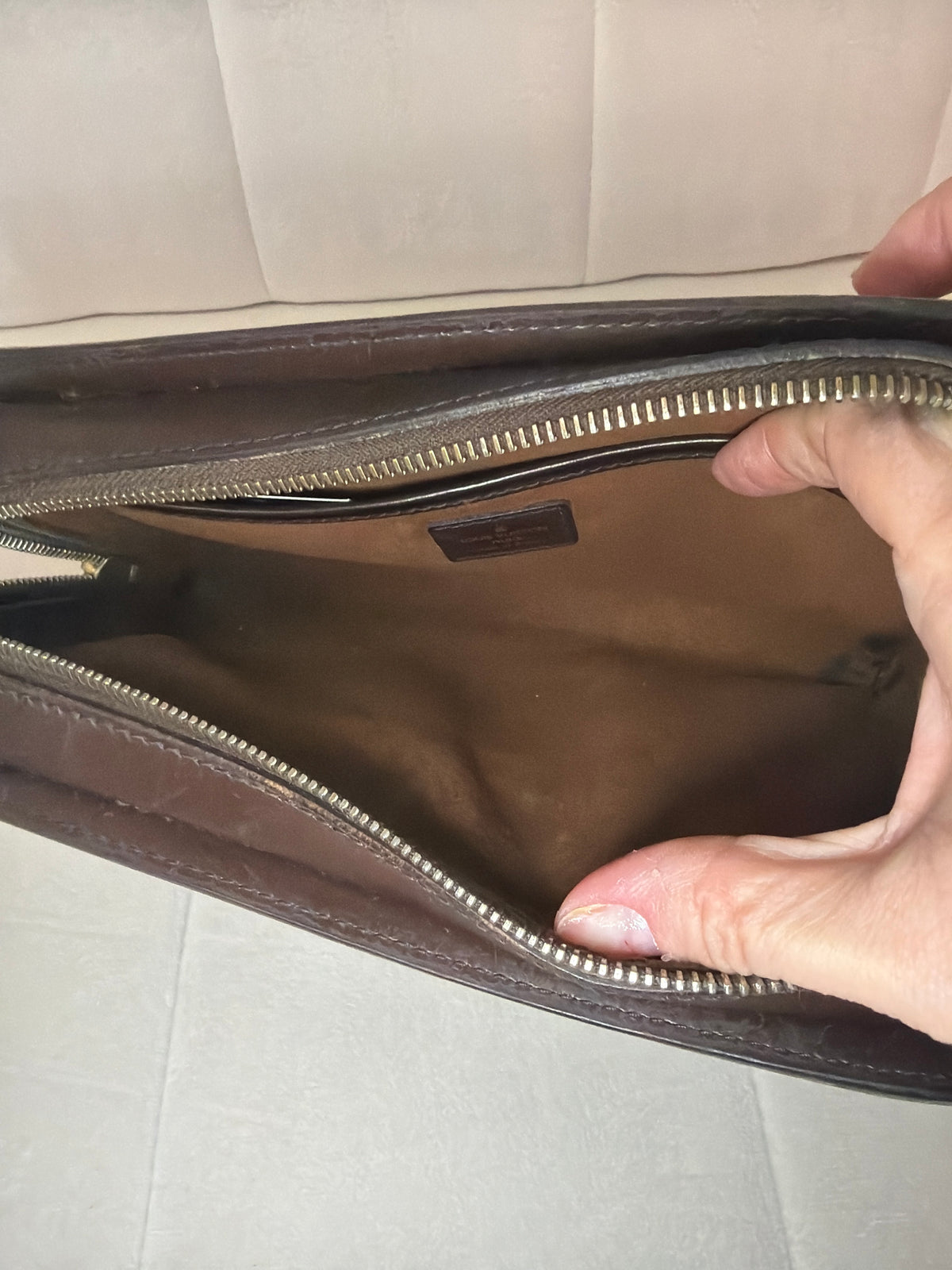 LV Damier Ebene clutch