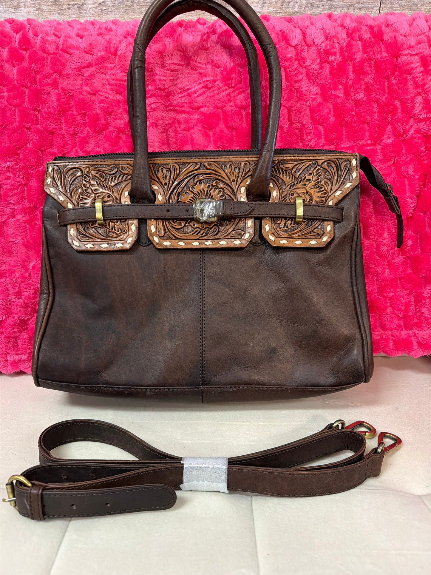 American Darling top handle buckle with crossbody concealed carry