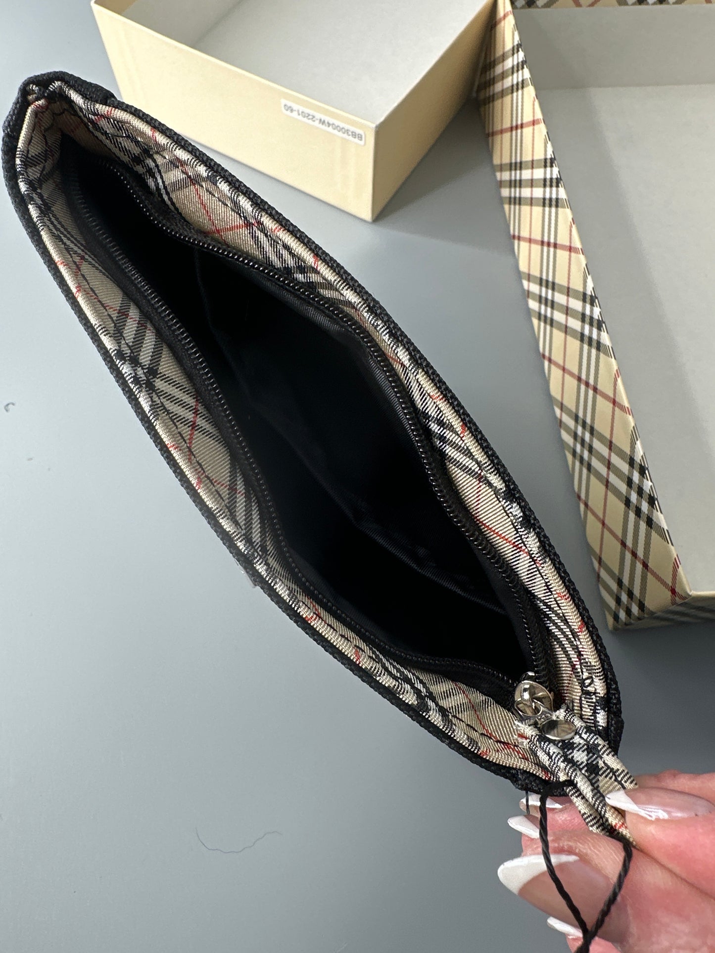pre loved Burberry pouch #164