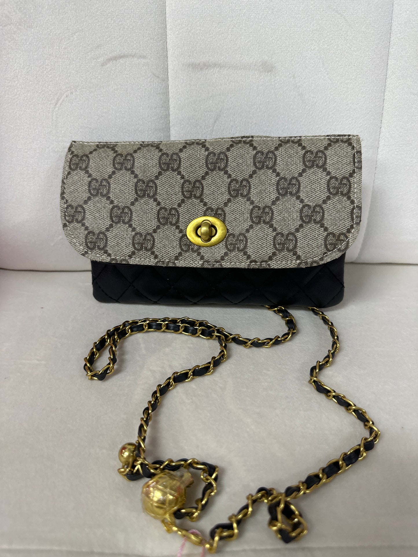 Upcylced belt quilted bag GG