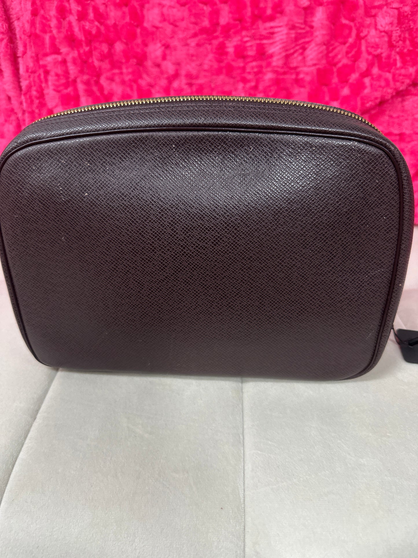 Pre loved LV taiga vintage GM pouch #55