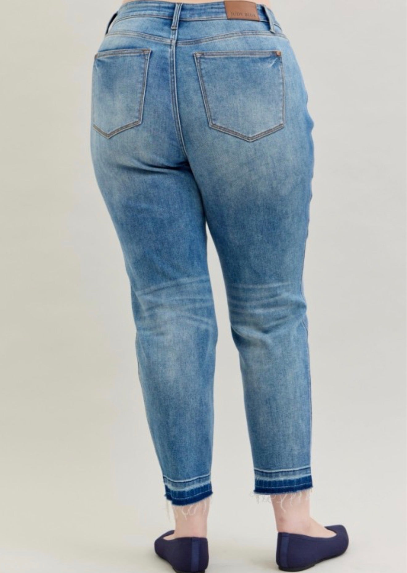 Curvy Rigid magic release hem BF  Judy Blue