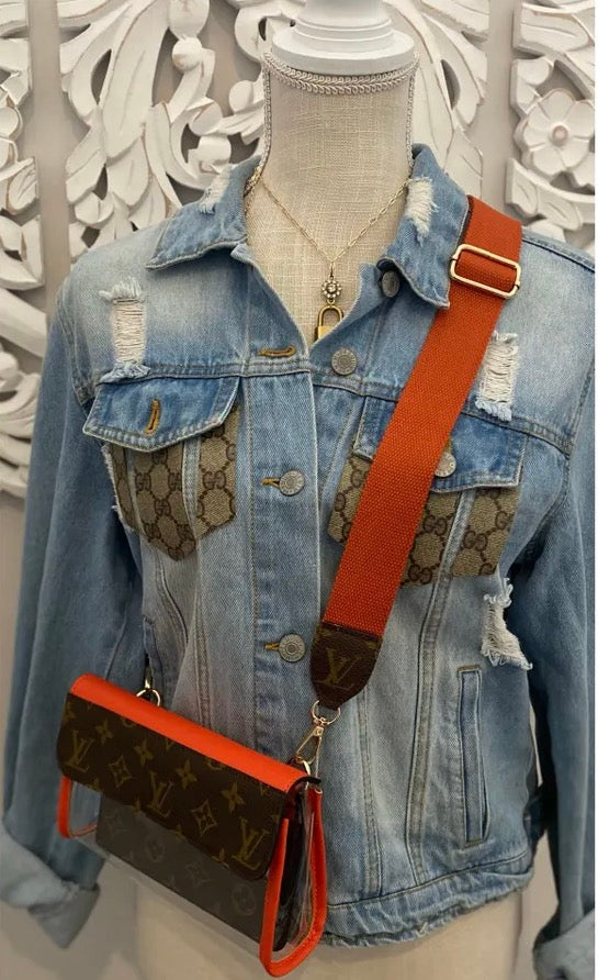 Upcyled small stadium bag with strap team colors