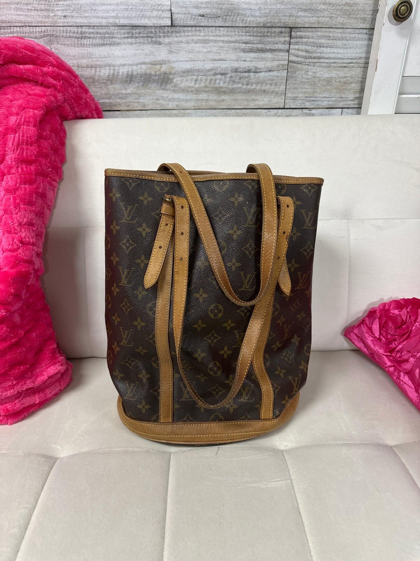 LV Bucket GM #108