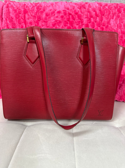 LV red epi deluxe preloved #130