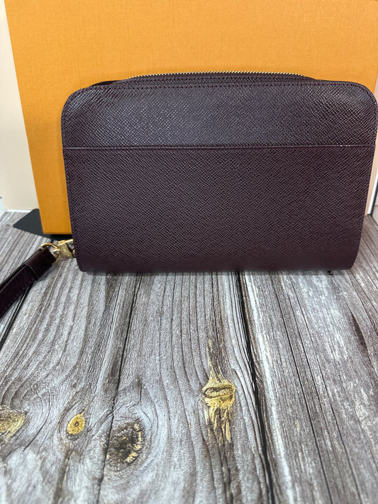 Pre loved LV Tagia burgundy clutch #56