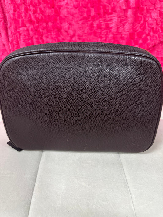 Pre loved LV taiga vintage GM pouch #55