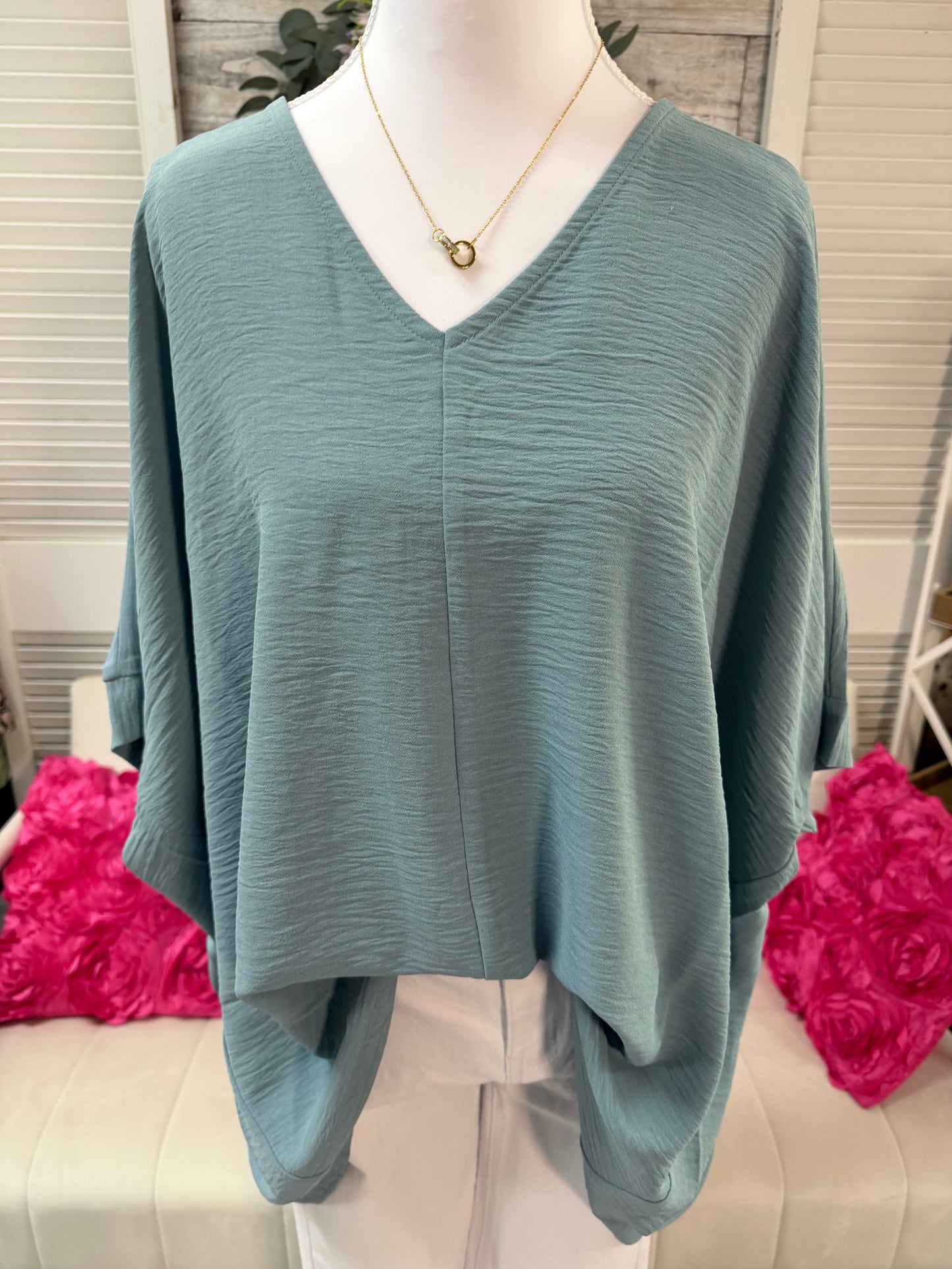 WOVEN AIRFLOW V-NECK DOLMAN SHORT SLEEVE TOP