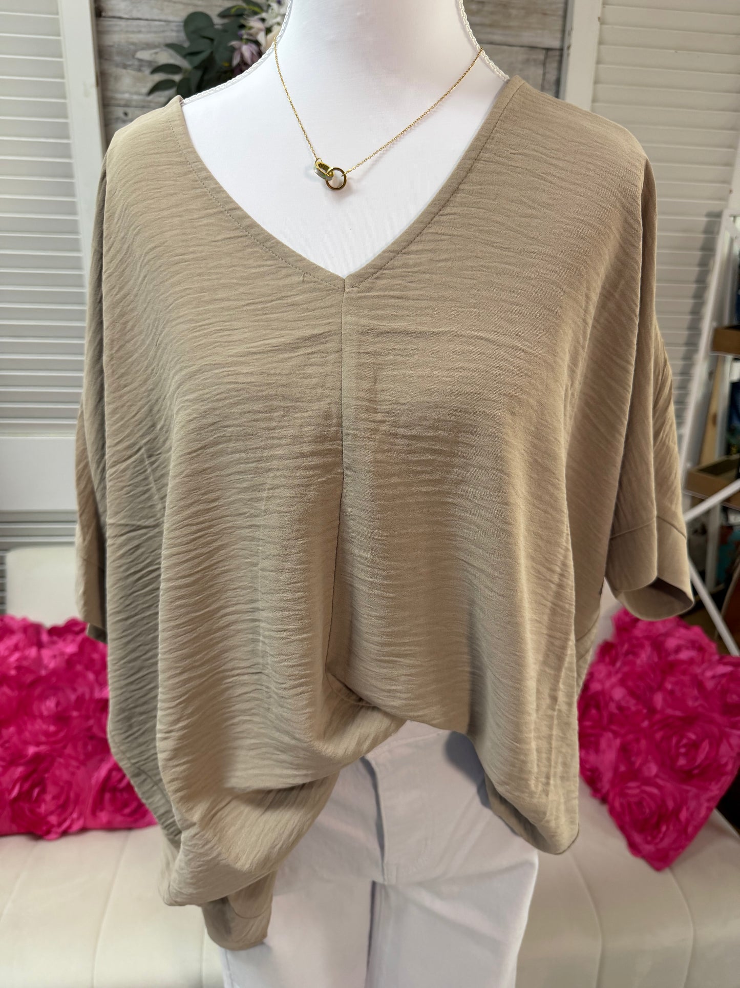 WOVEN AIRFLOW V-NECK DOLMAN SHORT SLEEVE TOP